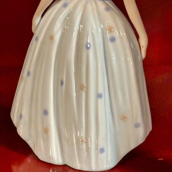 Cottage Style Ceramic Porcelain Figurine 8" Pastel Polka Dot Dress Floral Collar - Picture 7 of 9